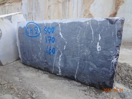 SLABS & BLOCKS--NEW ITALY GREY